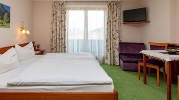 2 Schlafzimmer, Zimmersafe, Schreibtisch, WLAN