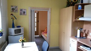 Unclassified image, 2 of 10, button