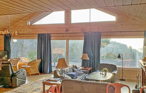 Nice home in Lindesnes with sauna