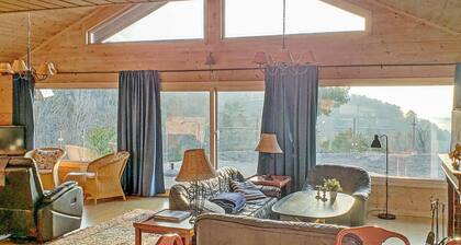 Nice home in Lindesnes with sauna