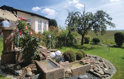 Cozy apartment in Karlshausen with WiFi