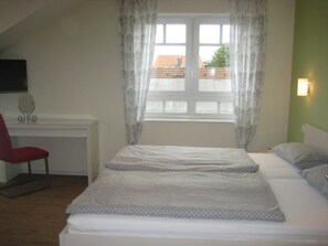 3 habitaciones, cuna de viaje, wifi y ropa de cama 