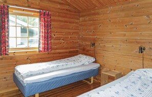 4 bedrooms, travel crib, free WiFi