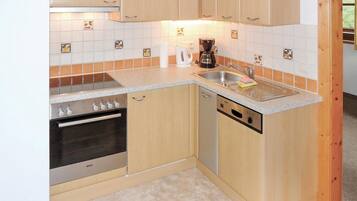 Kühlschrank, Herdplatte, Geschirrspüler