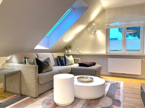 Unclassified image, 5 of 27, button