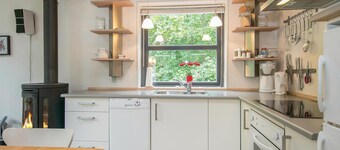 Awesome home in Hadsund with kitchen