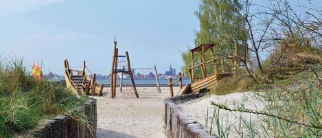 Plage à proximité, pêche sur place