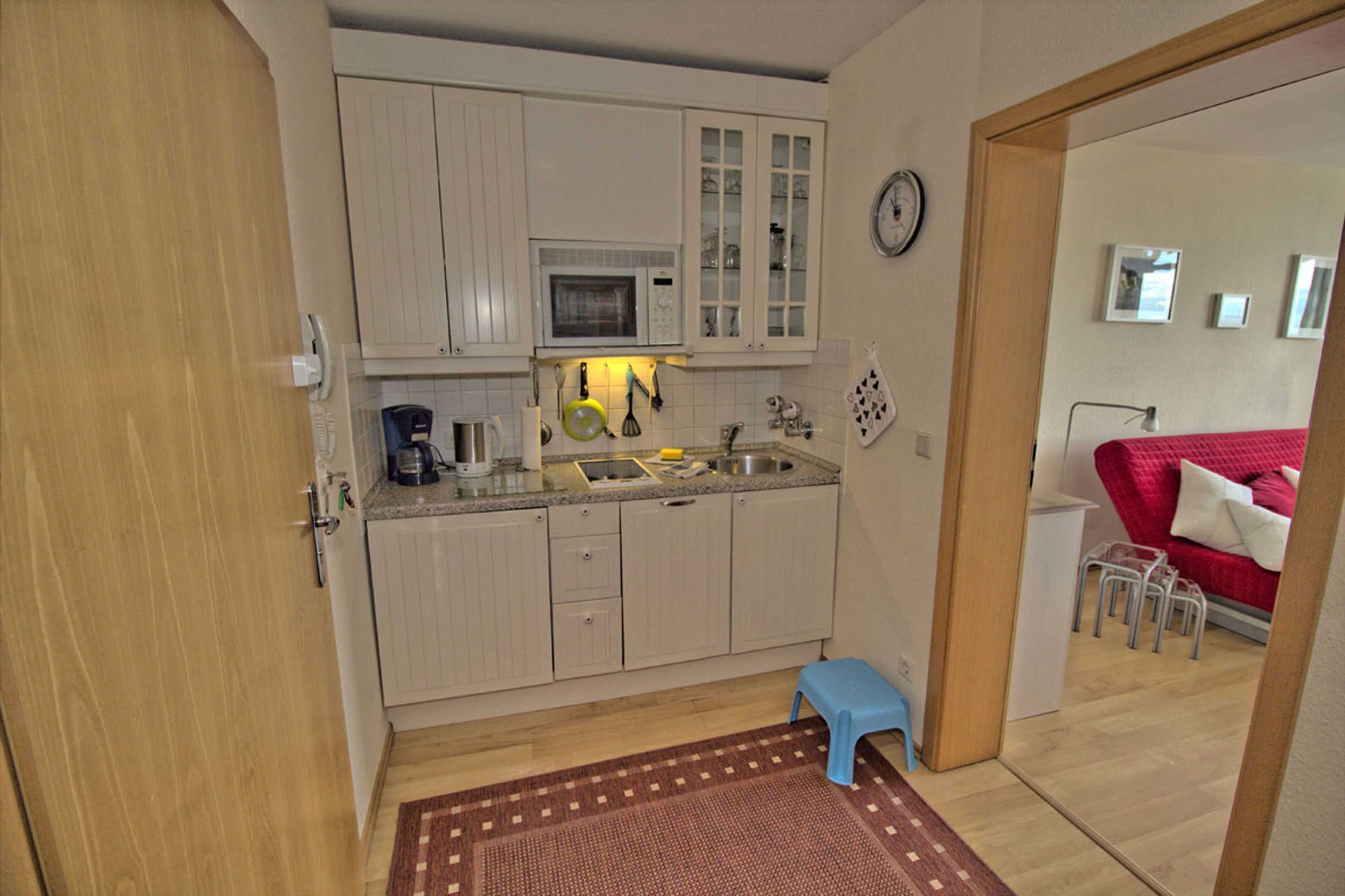 Réfrigérateur, micro-ondes, lave-vaisselle, cafetière/bouilloire