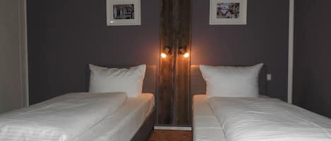 1 bedroom, in-room safe, travel crib, WiFi