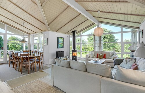 3 huoneen majoitus Knebel