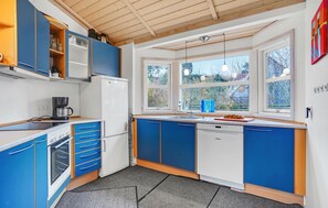 Réfrigérateur, micro-ondes, plaque de cuisson, lave-vaisselle