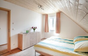 3 Schlafzimmer, Reisekinderbett, kostenloses WLAN