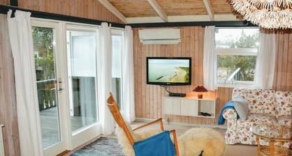Awesome home in Sæby with WiFi