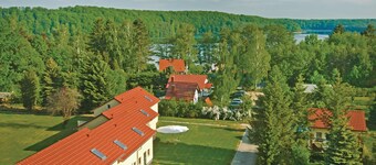 Nice home in Pinnow with WiFi