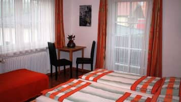 2 Schlafzimmer, Zimmersafe, Schreibtisch, Reisekinderbett