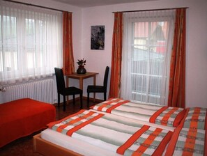 2 Schlafzimmer, Zimmersafe, Schreibtisch, Reisekinderbett