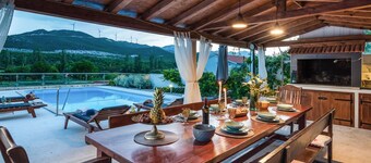 Lovely home in Blato na Cetini
