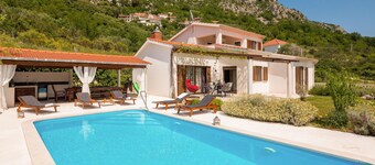 Gorgeous home in Blato na Cetini