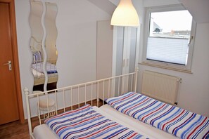 3 عدّة غرف نوم وواي فاي وملاءات أسرّة