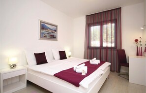 2 bedrooms, in-room safe, free WiFi, bed sheets