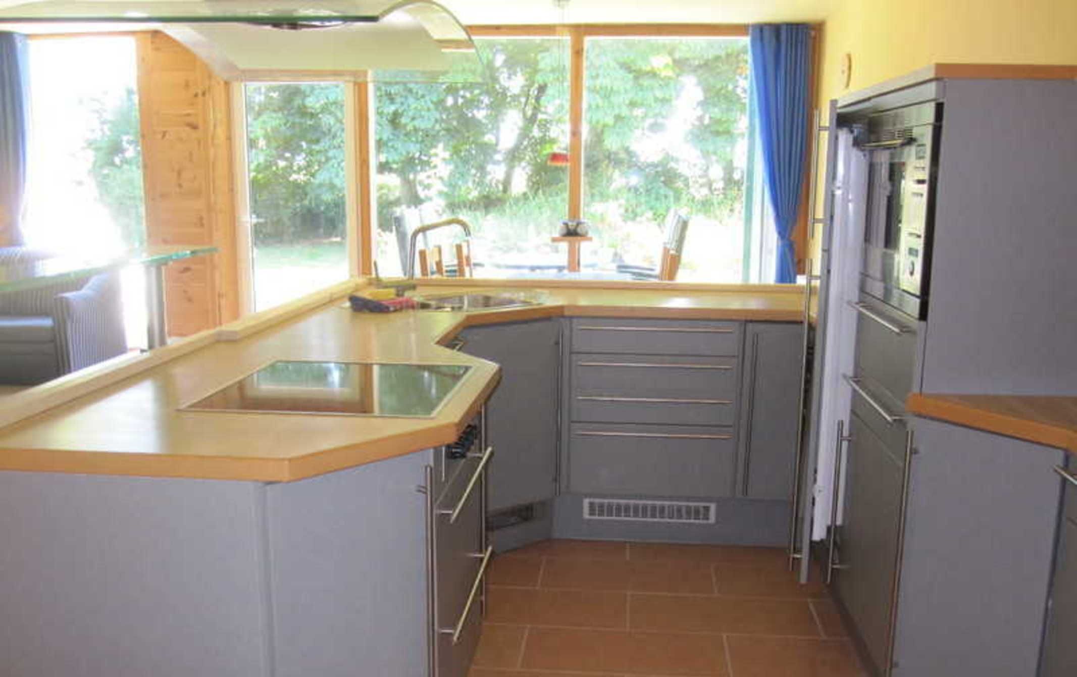 Kühlschrank, Mikrowelle, Ofen, Geschirrspüler