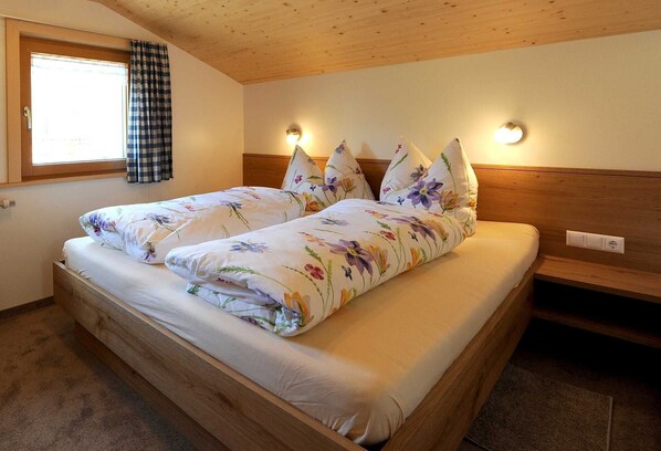 1 bedroom, WiFi, bed sheets