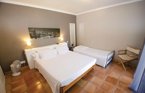 3 bedrooms, travel cot, free WiFi, bed sheets