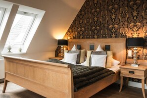 1 bedroom, in-room safe, WiFi, bed sheets