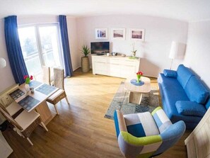 Unclassified image, 3 of 10, button