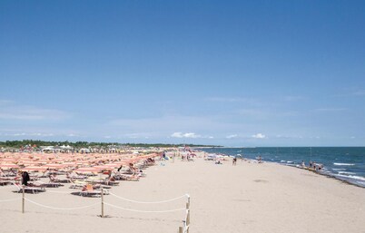Lovely apartment in Rosolina Mare RO