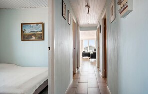 3 bedrooms, travel cot, free WiFi - Stunning home in Ebberup with kitchen (Ebberup)