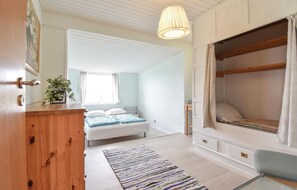 3 bedrooms, travel cot, free WiFi