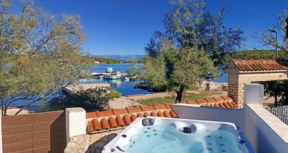 Bonita casa en Zdrelac con sauna