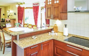Fridge, stovetop, cookware/dishes/utensils - 5 bedroom amazing home in Pisz (Pisz)
