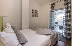 3 bedrooms, free WiFi, bed sheets