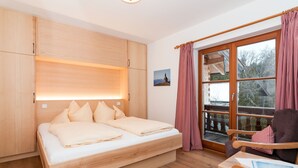 1 bedroom, in-room safe, WiFi, bed sheets