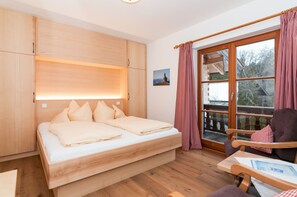 1 bedroom, in-room safe, WiFi, bed sheets - Double room 2 - Guesthouse Ferienwohnungen Liedschreiber GbR (Kreuth)