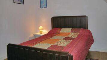 5 slaapkamers, reisbedje