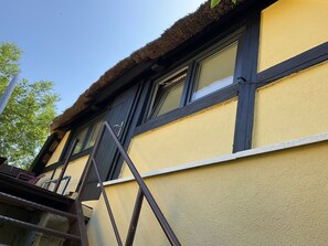 Unclassified image, 3 of 14, button