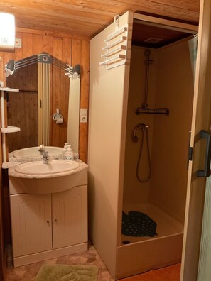 Shower - OG apartment - Rügen apartment 07 (Dranske auf Rügen)