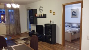 2 Schlafzimmer, Reisekinderbett, WLAN, Bettwäsche