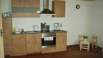 Fridge, oven, dishwasher, highchair