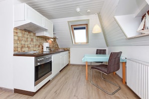 Køleskab, højstol