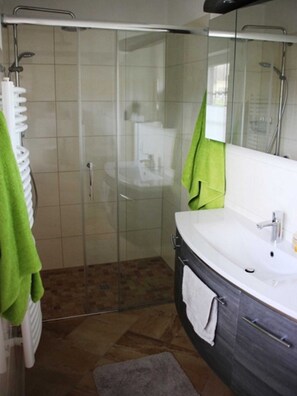 Unclassified image, 5 of 7, button