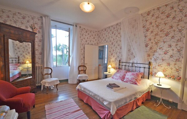 4 chambres, lit parapluie, Wi-Fi gratuit, draps fournis