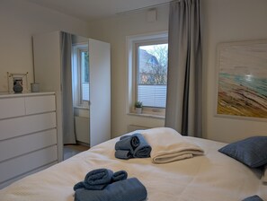 2 bedrooms, WiFi, bed sheets