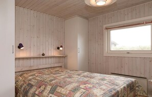 3 bedrooms, travel cot, free WiFi