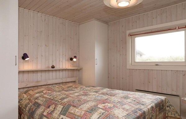 3 bedrooms, travel cot, free WiFi