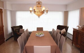 Dining - Nice home in Ruiselede with sauna (Ruiselede)
