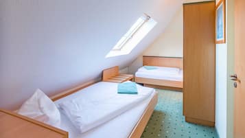 3 bedrooms, in-room safe, WiFi, bed sheets